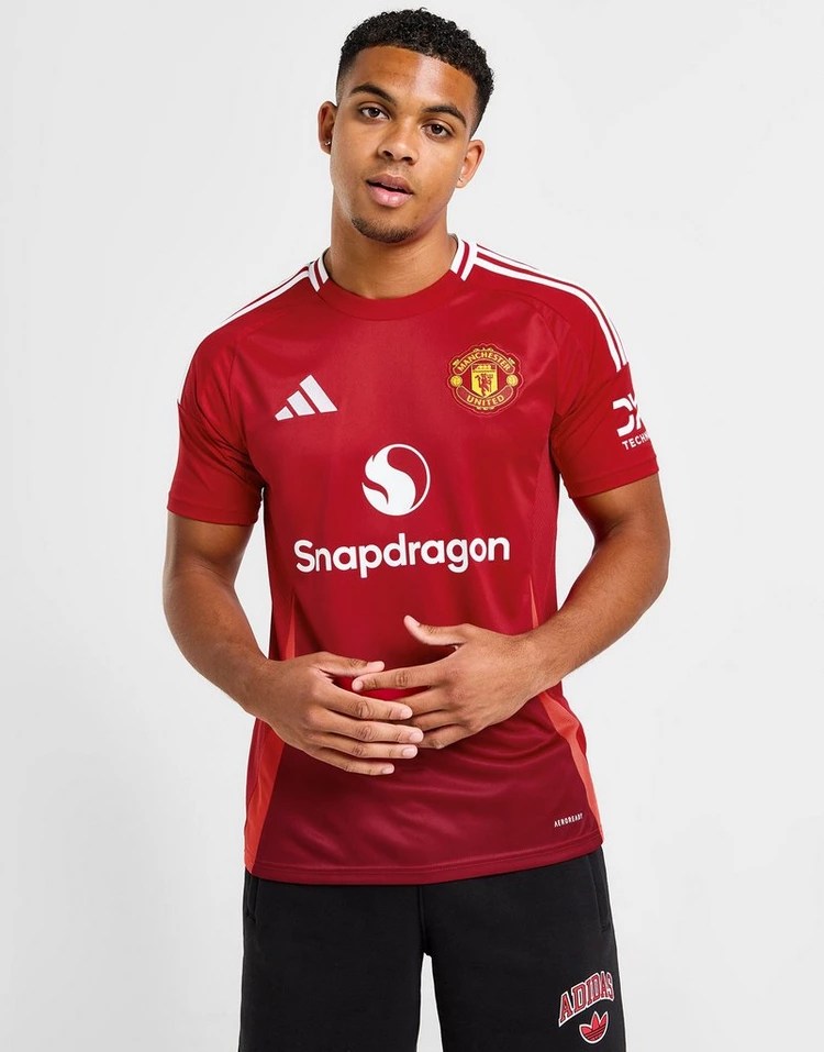 Manchester United fans can bag a 25% discount on home shirts